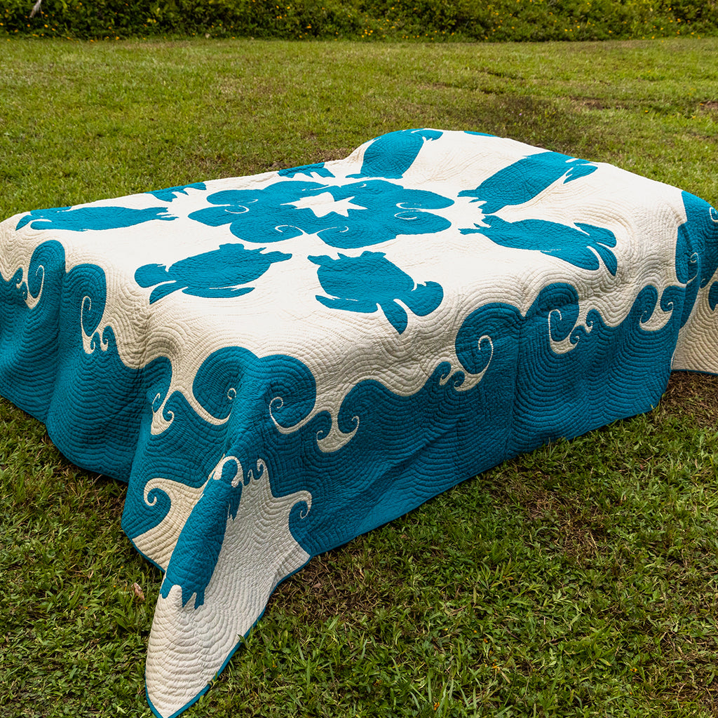 King Quilt - Honu Beached (Turtle) – Hawaiian Quilt Collection
